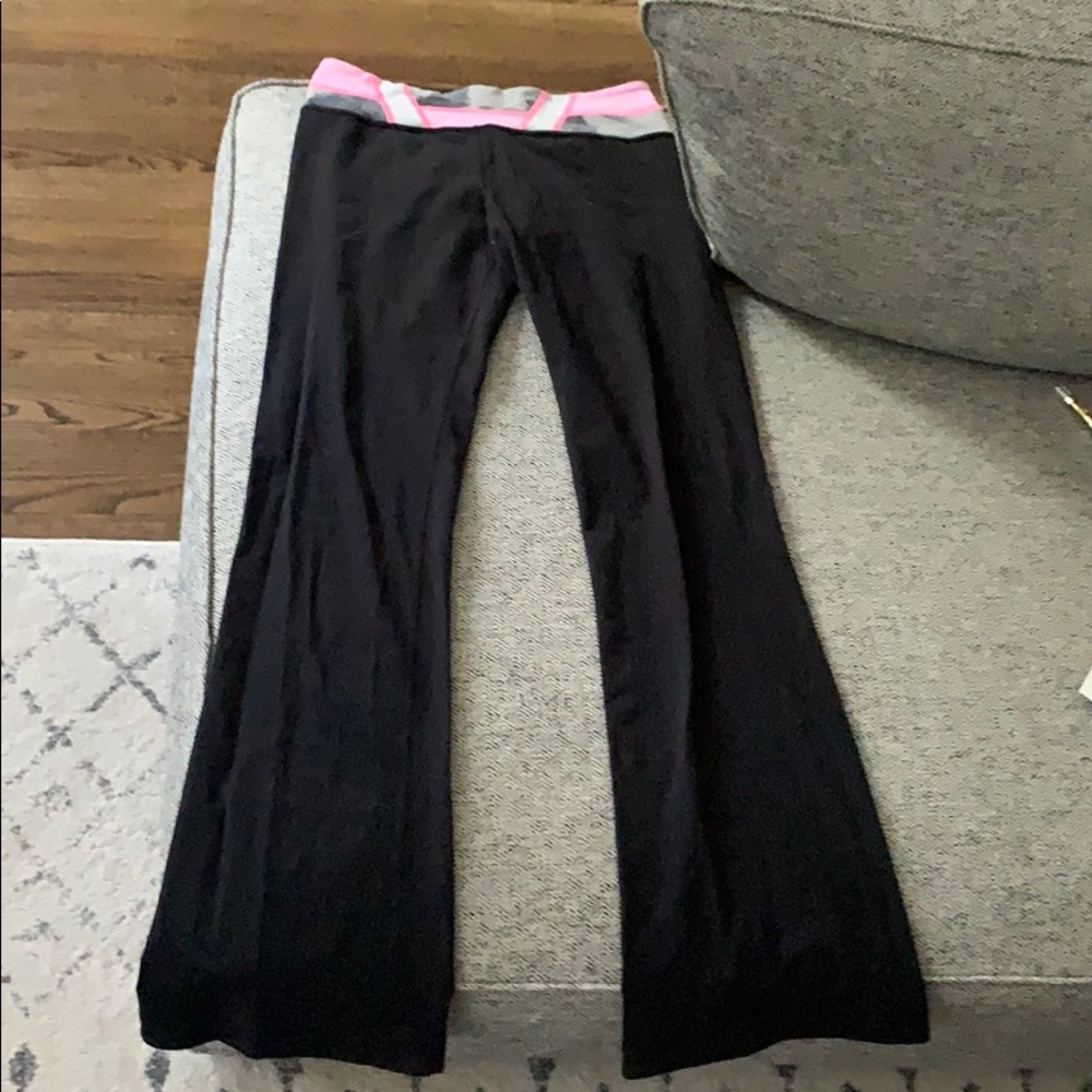 Lululemon REVERSIBLE flaired yoga pants